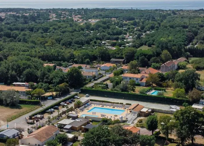 Mobil Confortable Avec Terrasse à Dolus-d'oléron - Api-1-52-1436 Parque de Campismo